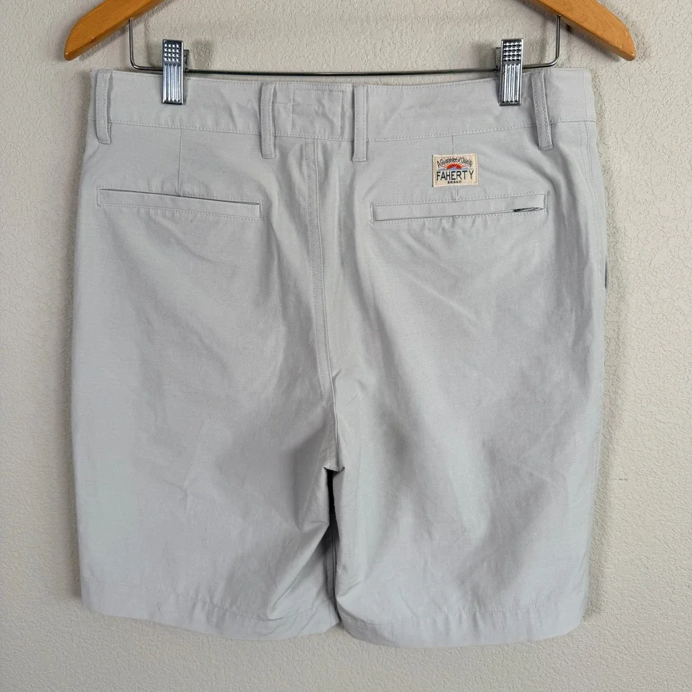 Faherty All Day‎ Shorts Mens 30 Beige Hybrid Recycled Stretch Quick Dry 8 Inseam